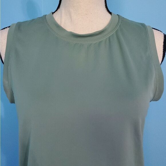 Hount Sage Green Buttery Soft Athletic Slightly Cropped Tank Top - Picture 2 of 6